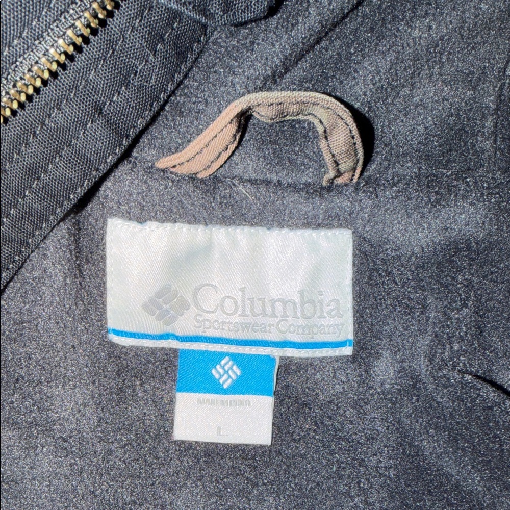 Columbia Black and Camo Hooded Jacket - Picture 2 of 4